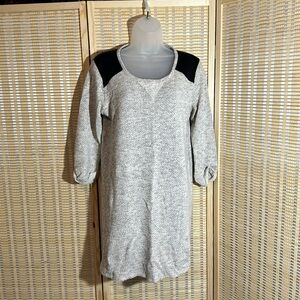Maurices Light Gray Pebbled 3/4 Sleeve Sweatshirt/Sweater Mesh Shoulders Medium